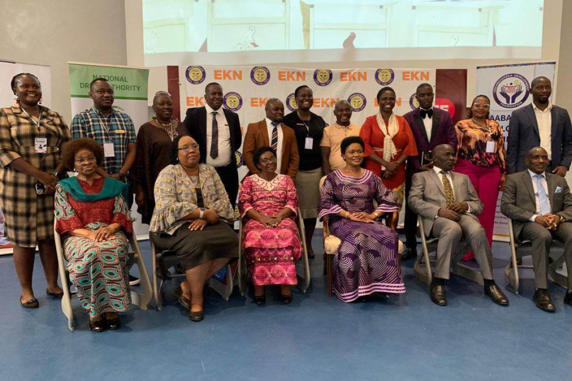 Nnaabagereka ali n’olukiiko oluteesiteesi e Kabojja